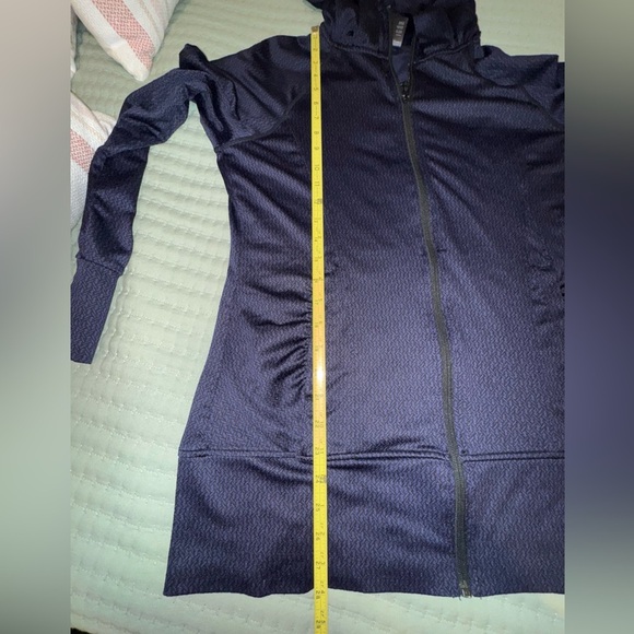 Mondetta athletic, hooded zip up jacket. Size M. VGUC - Picture 8 of 9